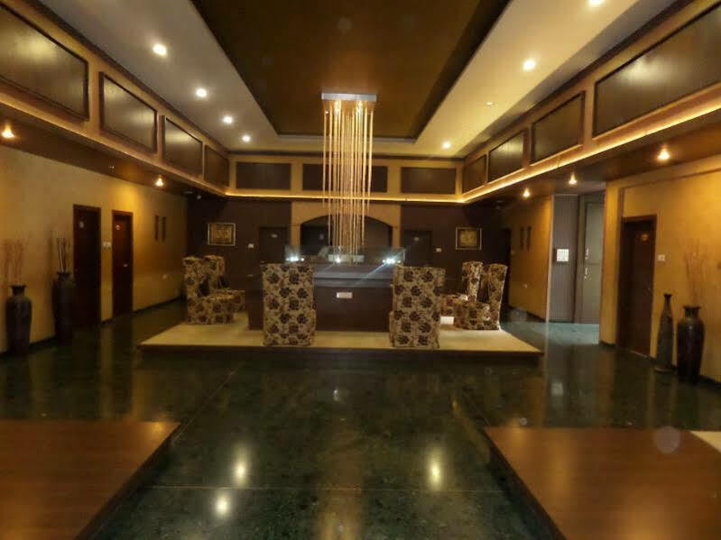 Matrix Inn Pune Exterior foto