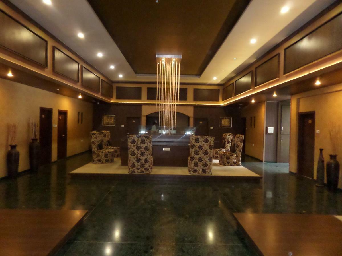 Matrix Inn Pune Exterior foto