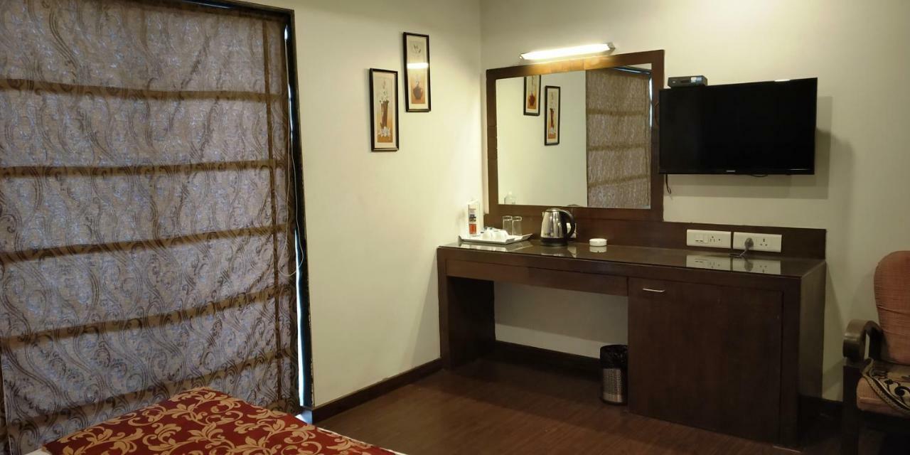 Matrix Inn Pune Exterior foto
