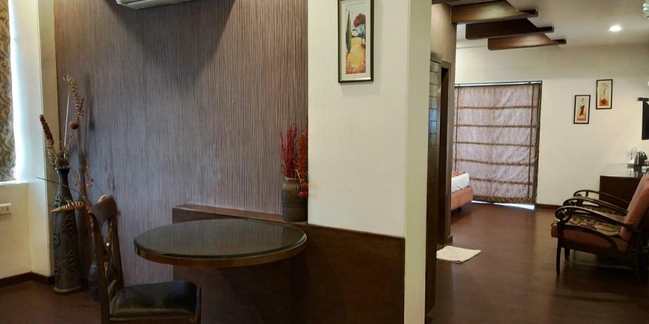 Matrix Inn Pune Exterior foto